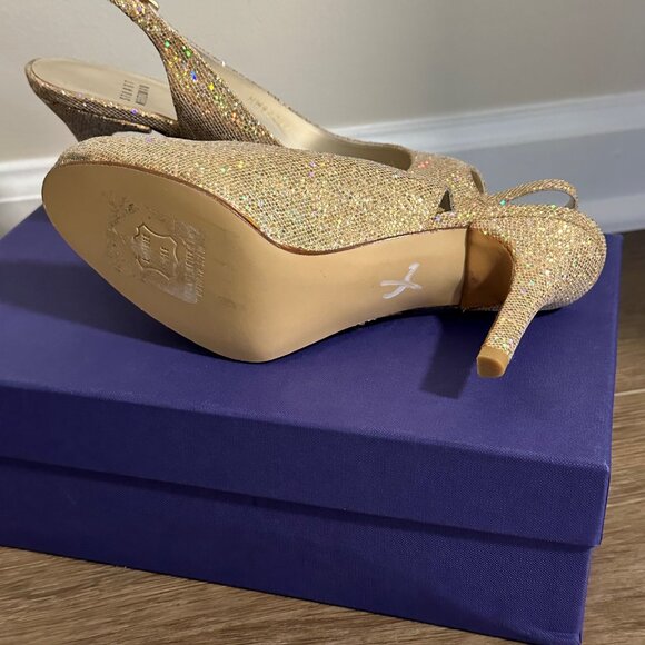 Stuart Weitzman Litely Aurora Glitter Gold Pump - Picture 16 of 16